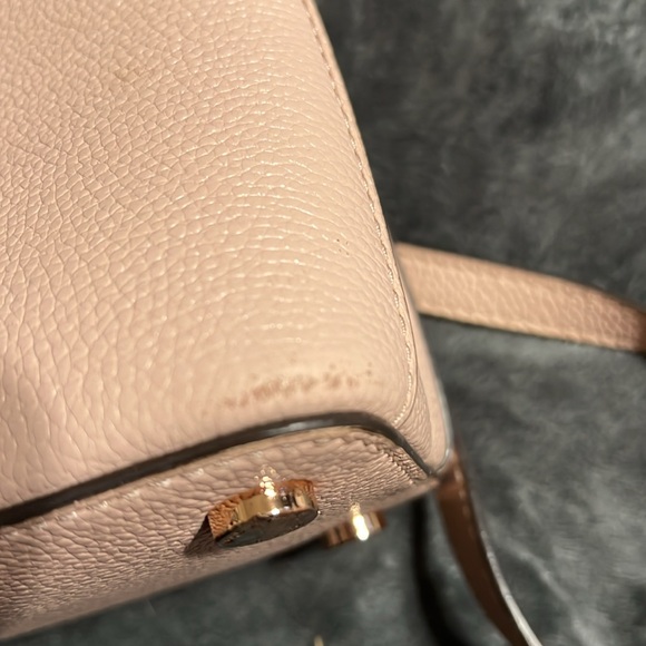 Michael Kors Crossbody EUC Soft Pink Very Small Bag MSMT 10”W 8”H ROSE Hardware - Picture 6 of 10
